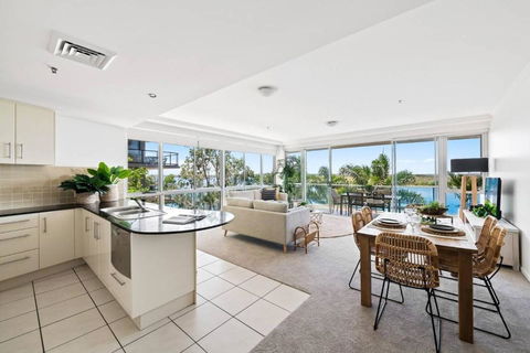 Luxury Waterfront Maroochydore Free Wine Netflix Parking - Perths Hotel 1