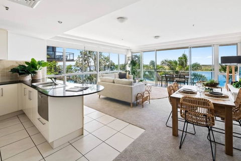 Luxury Waterfront Maroochydore Free Wine Netflix Parking - Perths Hotel 3