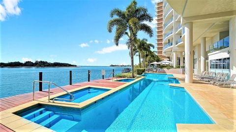 Luxury Waterfront Maroochydore Free Wine Netflix Parking - Perths Hotel 5