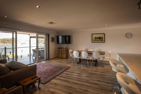 64 Marina Way Mannum - Perths Hotel 5