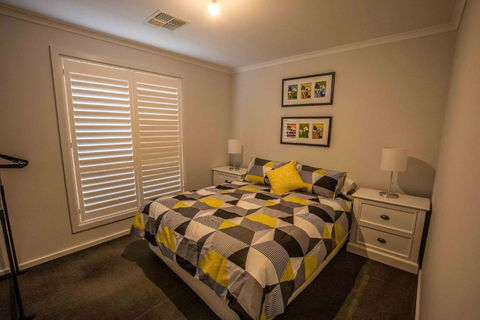 64 Marina Way Mannum - Perths Hotel 4