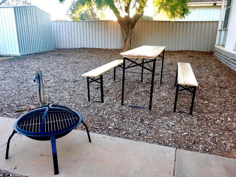 Homely Getaways Central Mildura - Perths Hotel 2