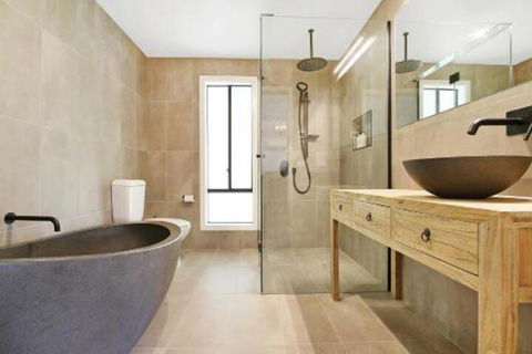 Way Out Wandi - Perths Hotel 3