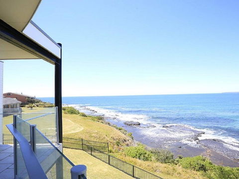 Albatross Whale Watch From The House - Perths Hotel 3