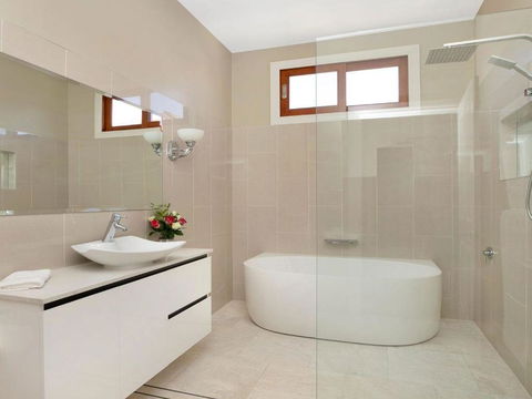Advilla Stylish Charming & Central Location - Perths Hotel 2