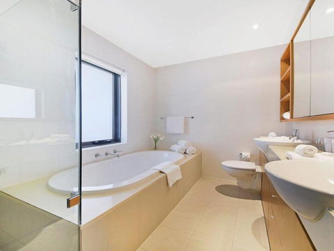 Arum 4 Heritage Park Contemporary & Timeless - Perths Hotel 2