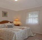 Hollyoak Cottage delightful ducks  doileys - Perths Hotel