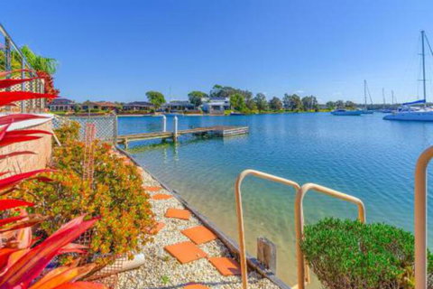 Seachange Waterfront - Perths Hotel 5