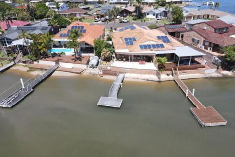 Seachange Waterfront - Perths Hotel 6