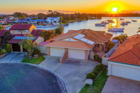 Seachange Waterfront - Perths Hotel 3