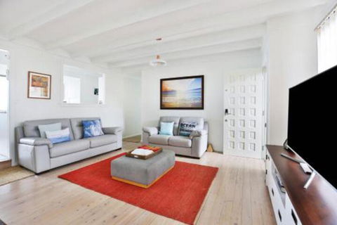 Azure Absolute Beachfront Pet Friendly - Perths Hotel 5
