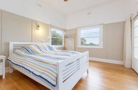 BEACHSIDE GETAWAY DROMANA - Perths Hotel 3