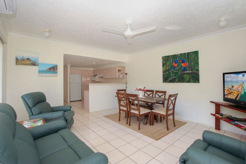 Champagne Apartment 1 - Perths Hotel 4
