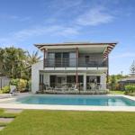 WATERFRONT HOME BORDERING MOOLOOLABA - Perths Hotel 0