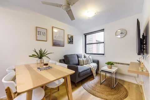 WOW Apartment On Flinders - Perths Hotel 1
