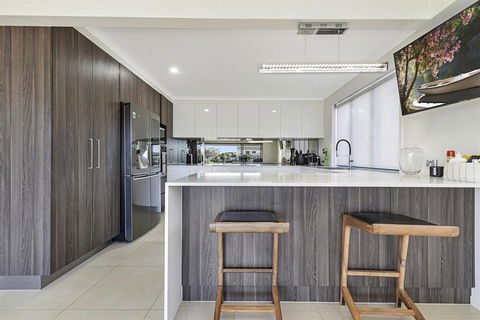 CANAL HOME NEAR MOOLOOLABA Kooringal - Perths Hotel 5
