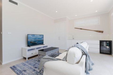 Wanda Waterfront Retreat Beautiful Beach House - Perths Hotel 5