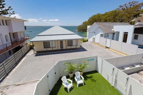 Wanda Waterfront Retreat Beautiful Beach House - Perths Hotel 4