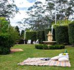 Old Mansfield Loft gardens gazebo  getaways - Perths Hotel
