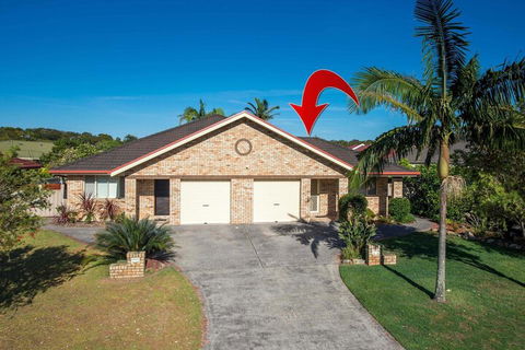 Whitesands Road Unit 2 / 12 - Perths Hotel 1