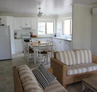 2 51 Carlo Road Rainbow Beach Pets welcome Air conditioning Walk to the shops - Perths Hotel