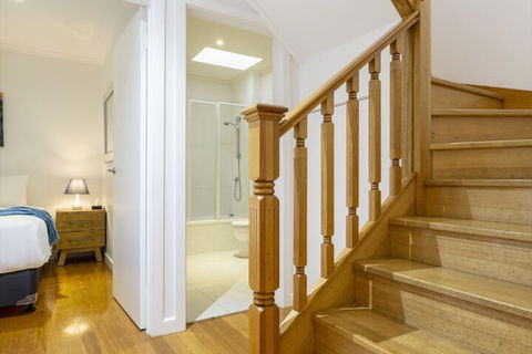Tranquil Townhouse In Port Melbourne - Perths Hotel 1