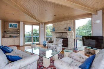 Latham Beach House - Perths Hotel 3