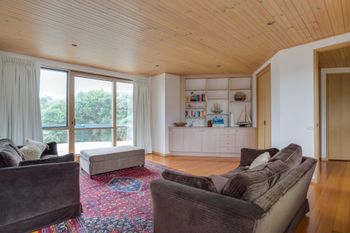 Latham Beach House - Perths Hotel 4