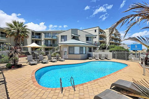 Scarborough Beach Front Resort - Shell 7 - Perths Hotel 3