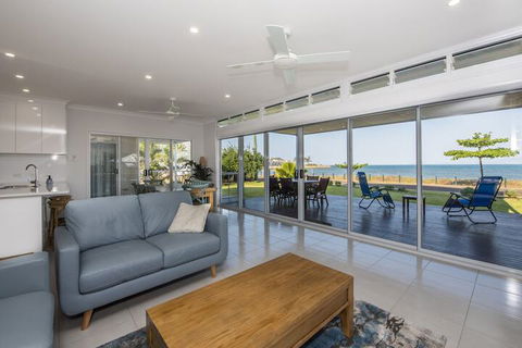 Sandy Decks - Perths Hotel 1