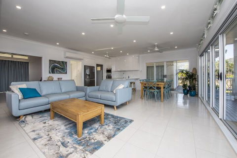 Sandy Decks - Perths Hotel 5