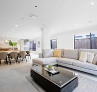 Lightful Charming House With Free Parking - Perths Hotel