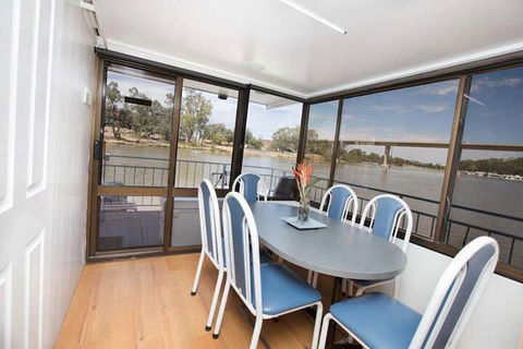 All Seasons Houseboats - Perths Hotel 5