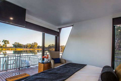 All Seasons Houseboats - Perths Hotel 2