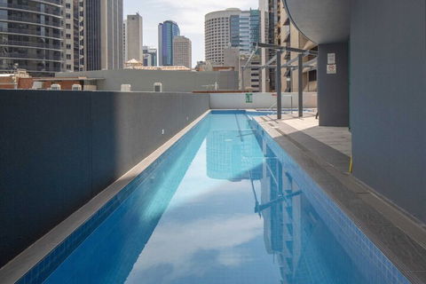 Amazing CBD 2BD Apartment W / Parking & Pool! - Perths Hotel 5