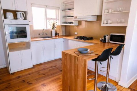 A Wave Away At Glenelg Cosy Unit Near The Beach - Perths Hotel 5