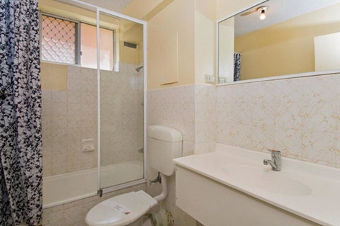 Ocean Court 1 13 Lord Street - Perths Hotel 4