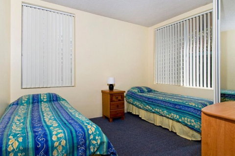 Ocean Court 1 13 Lord Street - Perths Hotel 6