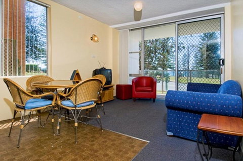 Ocean Court 1 13 Lord Street - Perths Hotel 3