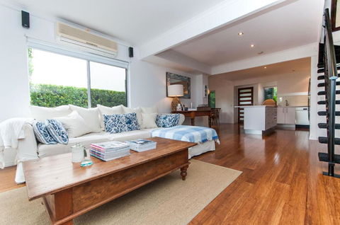 Barbados Noosa - Perths Hotel 4