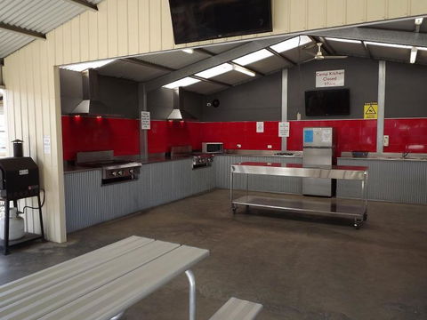 Ceduna Foreshore Caravan Park - Perths Hotel 3