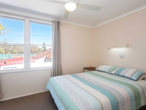 2 Hibiscus Court 9 Government Road Fantastic Air Conditioned 3 Bedroom Unit - Perths Hotel 4