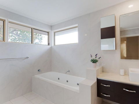 25 Christmas Bush Avenue Aircon Pet Friendly Small Boat Parking & WIFI - Perths Hotel 5