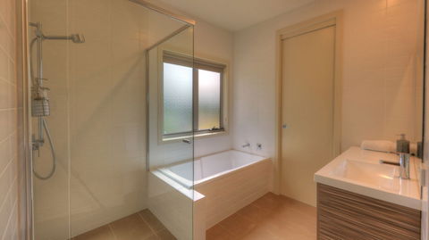 Tides Reach - Essentially Tas Dover - Perths Hotel 6
