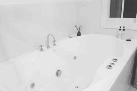 Eumundi Stay ( & Double Person Spa Bath) - Perths Hotel 4