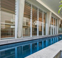 Contemporary  central Sunshine Beach - Perths Hotel