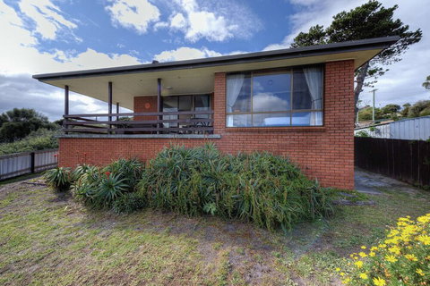 Stones Throw - Perths Hotel 1