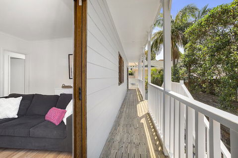 Nelson Street, 14 - Perths Hotel 2