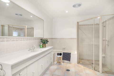 Nelson Street, 14 - Perths Hotel 4