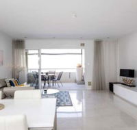 Stylish Executive Apartment With Balcony - Perths Hotel